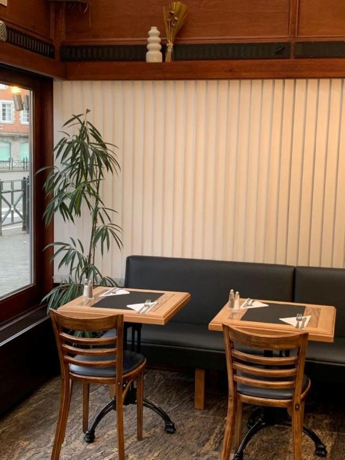 Hotel Le Limbourg Rochefort Extérieur photo